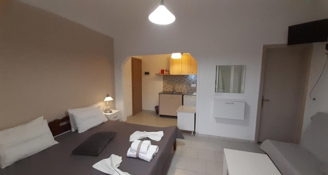 Giota Rooms Arkoudi Exterior foto
